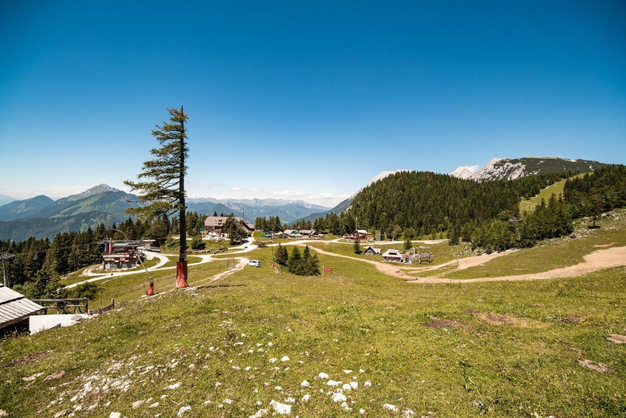 Apartments Zvoh, Krvavec, Ski-In, Ski-Out Cerklje na Gorenjskem Exterior foto