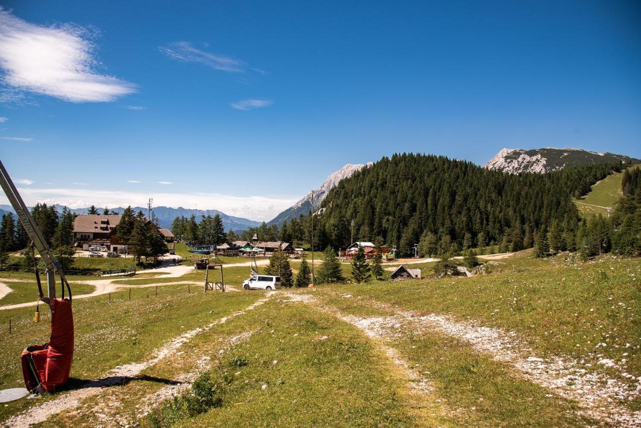 Apartments Zvoh, Krvavec, Ski-In, Ski-Out Cerklje na Gorenjskem Exterior foto